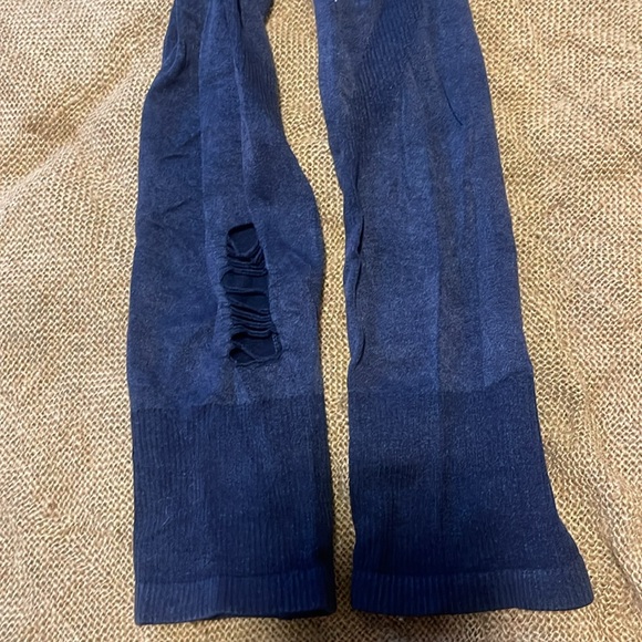 Splendid Distressed Leggings x 2 - Picture 5 of 5